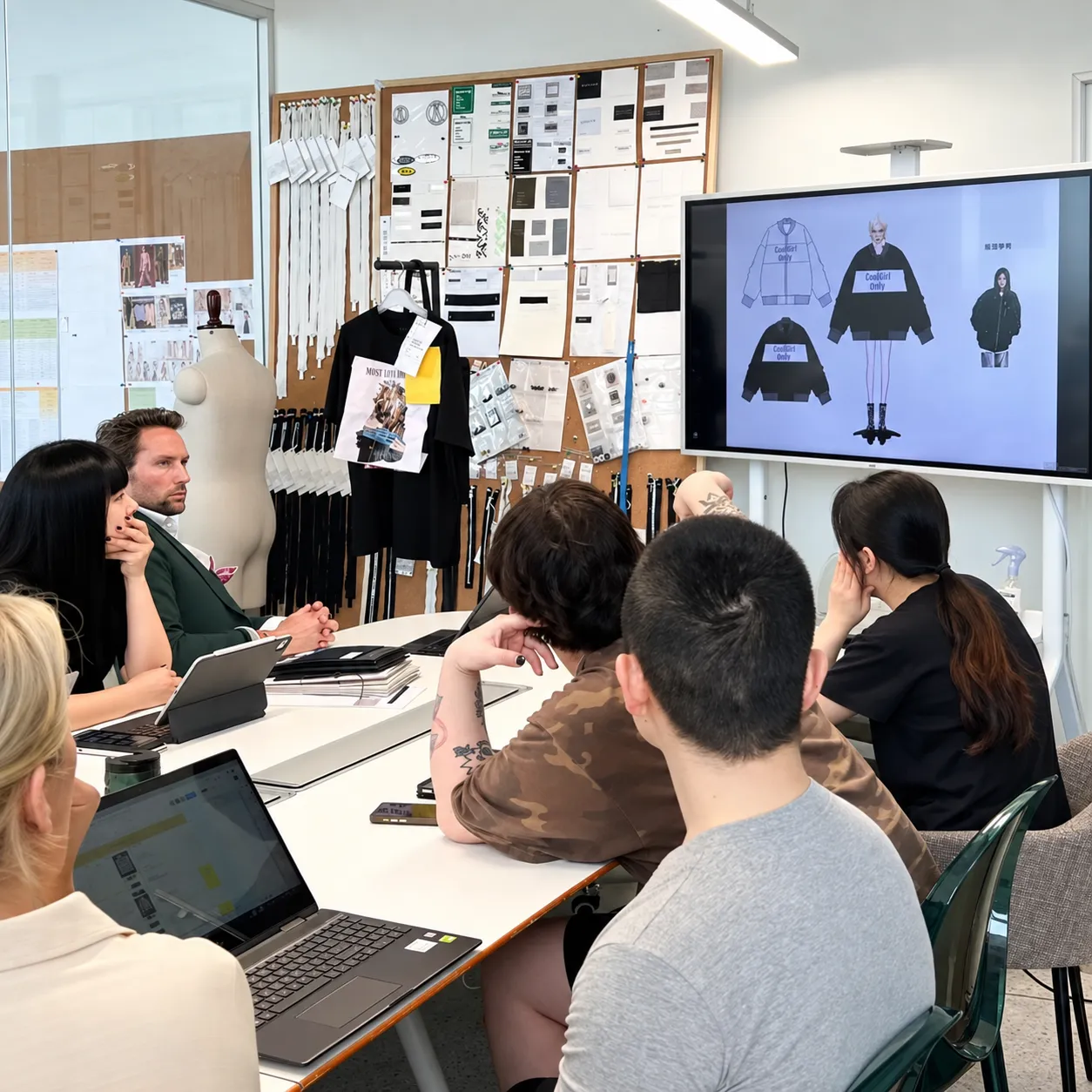 COUPE COUPE OEM ODM streetwear product development meeting